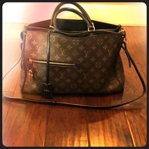 Louis Vuitton Popincourt MM MNG bag (gently used)